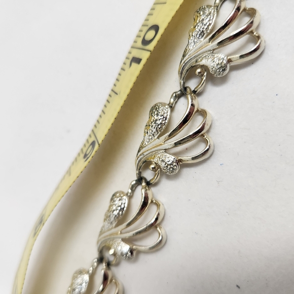 Sarah Coventry Frosted feather necklace 1961 17" - Picture 6 of 8